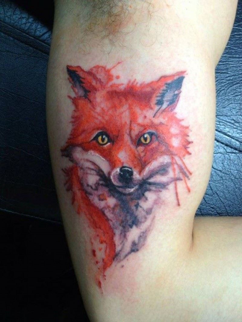 手臂简单一点的狐狸头纹身图案写真图片