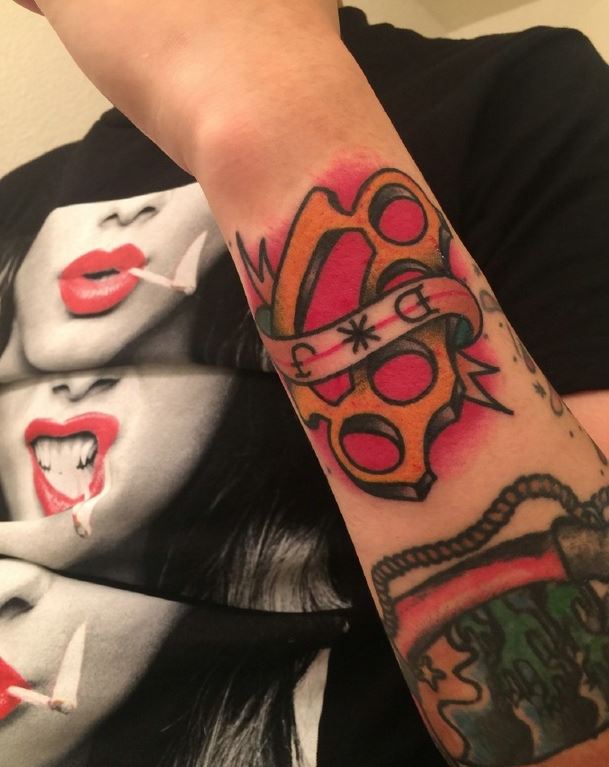 女子手臂彩色花样创意个性纹身图案图片