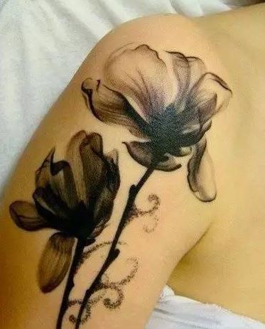 性感美女黑色罂粟花胳膊纹身图案图片