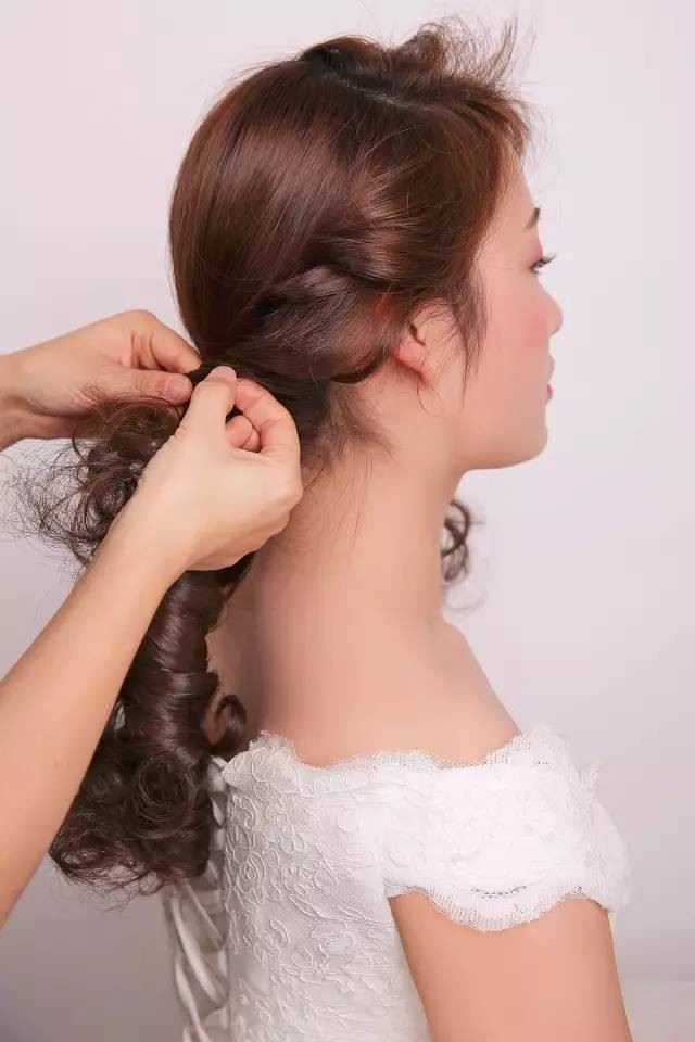森系新娘发型详细步骤