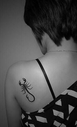 性感美女肩部蝎子纹身图案大全图片