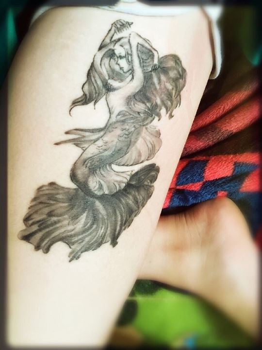 女生大腿人鱼之舞美人鱼创意纹身图片