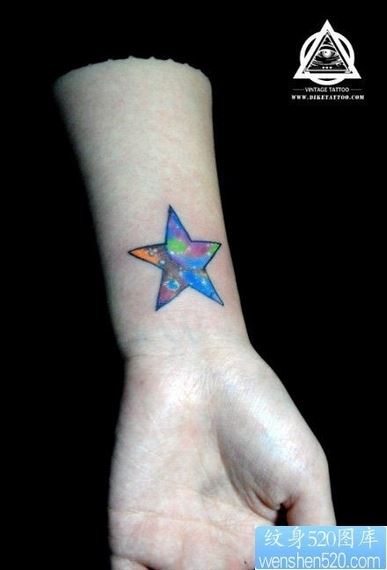 手腕精致漂亮星空五角星纹身图案图片