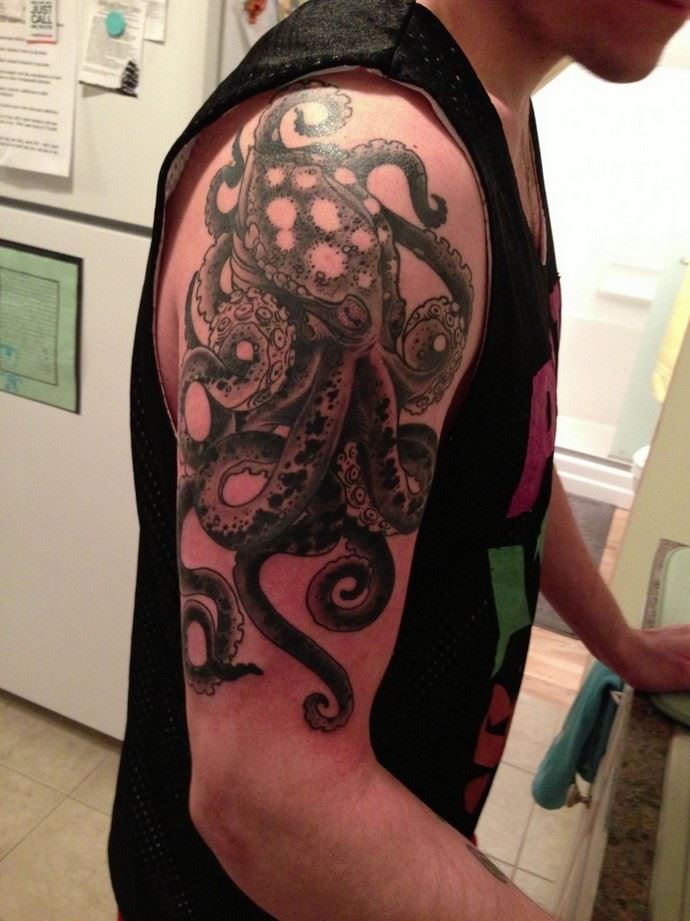 男子胳膊章鱼纹身图案大全欣赏图片