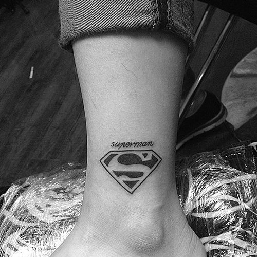 超人标志纹身图片 超人标志纹身图片女