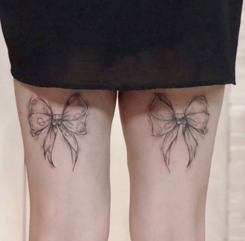 大腿蝴蝶结纹身图片 大腿蝴蝶结纹身的图片