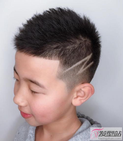 儿童发型男孩图片超短 儿童发型男孩图片超短发