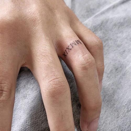 简单手指纹身图案 简单手指纹身图案男