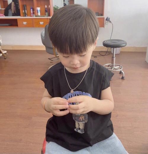儿童男童发型图片 儿童男童发型图片短发