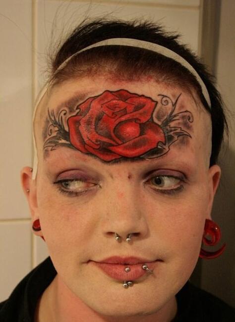 额头纹身图案女 额头纹身图案女人