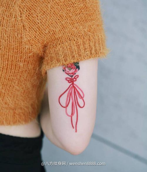 女生纹身图案精致小巧 女生纹身花朵图案