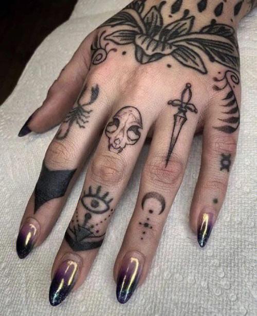 女生手指纹身图案 女生手指纹身图案小清新