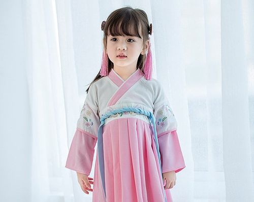 小女孩中国风发型图片 小女孩中国风服装图片