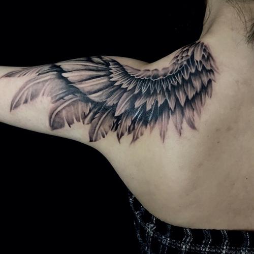 翅膀遮盖纹身图 翅膀覆盖纹身