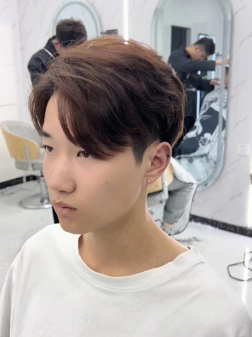 韩式纹理烫发型图男 韩式纹理烫发型男