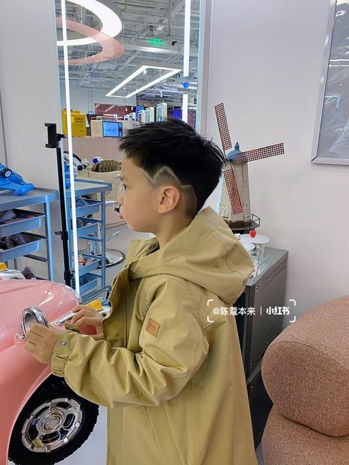 男童雕刻发型图片 男童雕刻发型图片2023