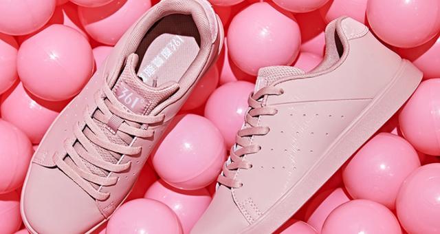 粉色运动鞋穿搭图片 粉色运动鞋穿搭图片