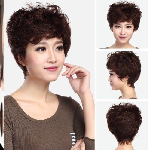 短发烫发图片中年女人 短发烫发图片中年女人发型