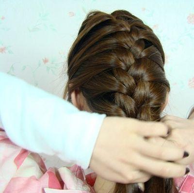 女孩编辫子发型步骤和图片 女孩编辫子发型步骤和图片大全