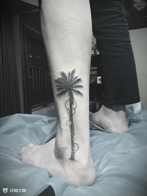 陈冠希椰子树纹身图 