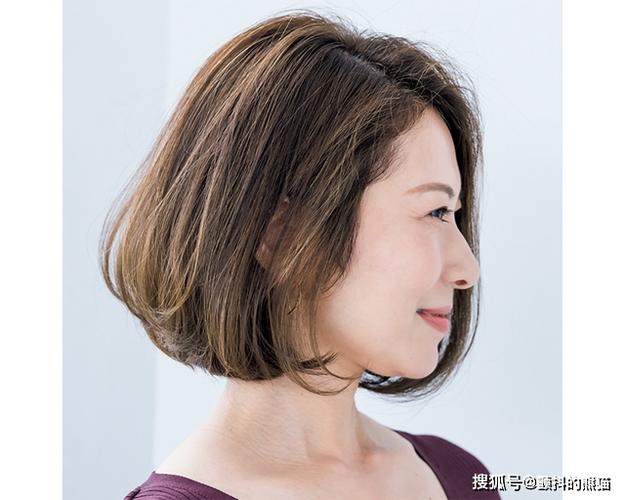 50岁发型图片女 50岁发型图片女中长发