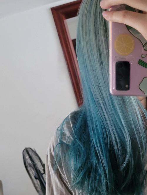 蓝色发型图片 蓝色发型图片女