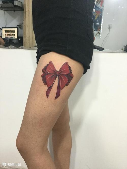 蝴蝶结纹身图案 蝴蝶结纹身图案大腿线条