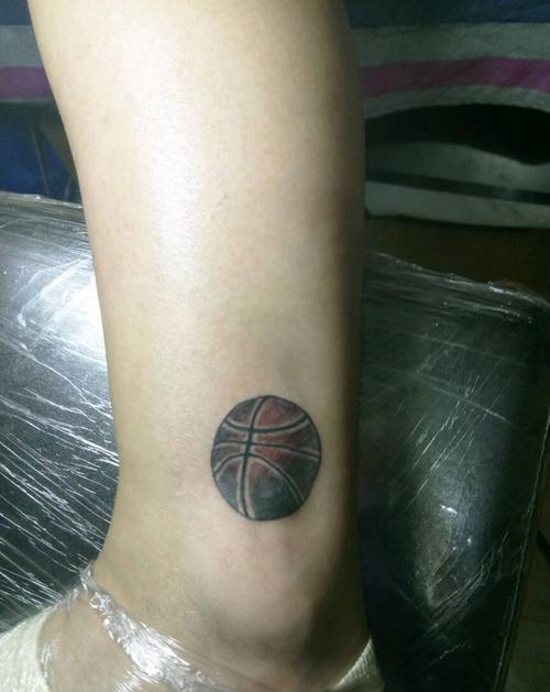 篮球纹身小图 篮球纹身小图案女
