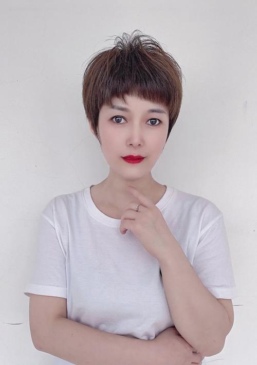 30岁女人短发发型图片 30岁女人短发最新发型