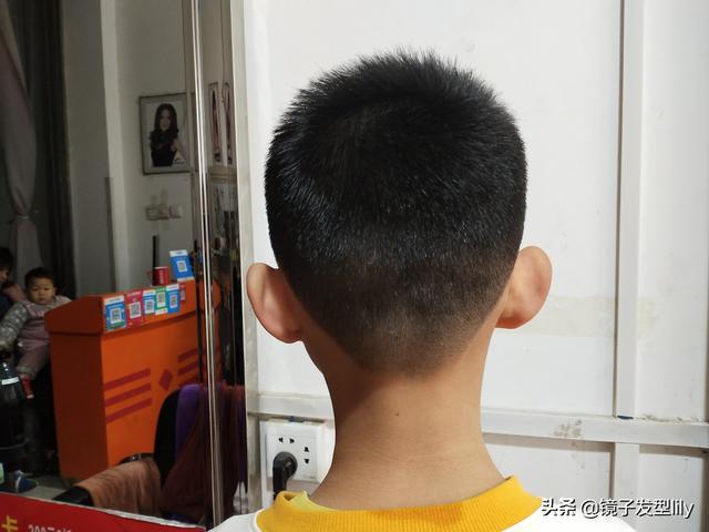 12岁小男孩发型图片 12岁小男孩发型图片