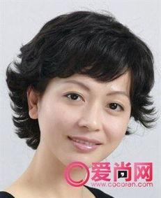 50岁发型女图片大全显年轻短发 50多岁女人短发发型图片