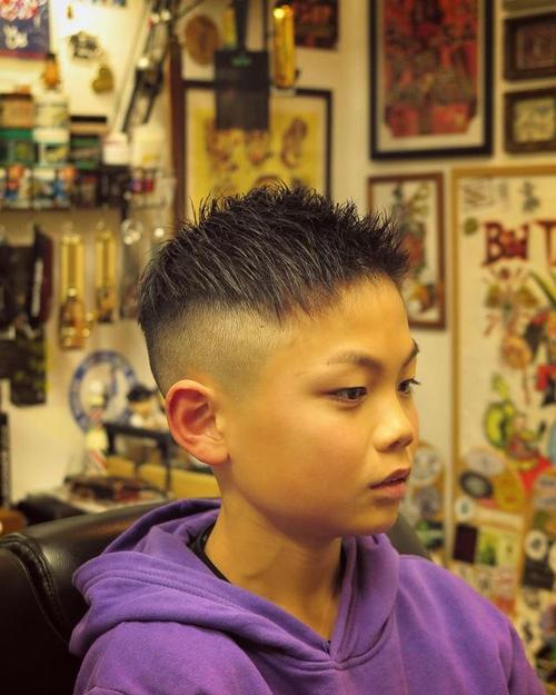 10岁男孩剪什么发型好看图 10岁男孩剪什么发型好看图片欣赏
