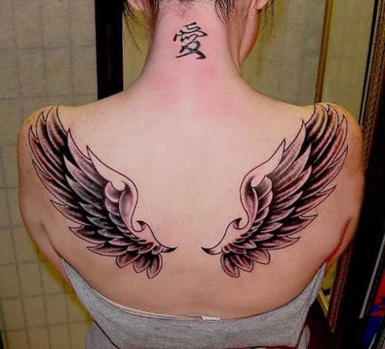 半背翅膀纹身图案 半背翅膀纹身图案女