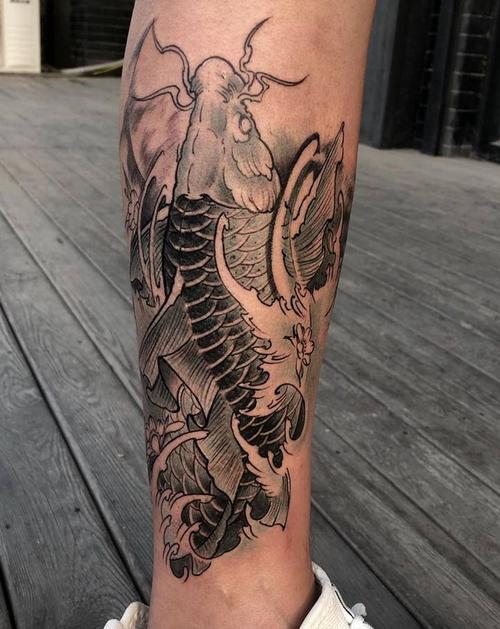 大腿鲤鱼纹身图片 大腿鲤鱼纹身图案