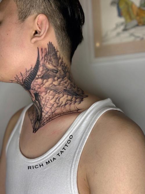 脖子上纹身图 脖子上纹身图案女个性
