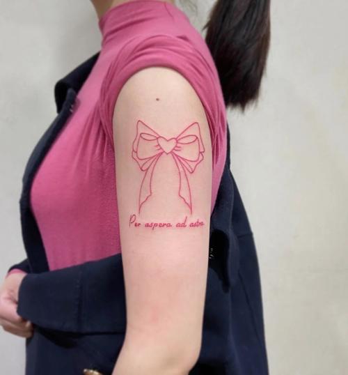 纹身蝴蝶结图案女 纹身蝴蝶结图案女手臂