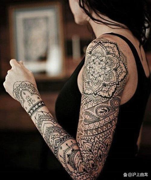 手臂上的纹身图案 手臂上的纹身图案女