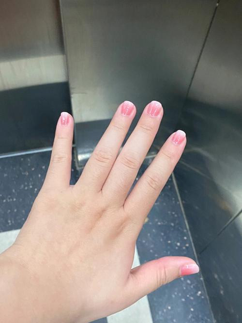 粉色指甲图片美甲款式短指甲 