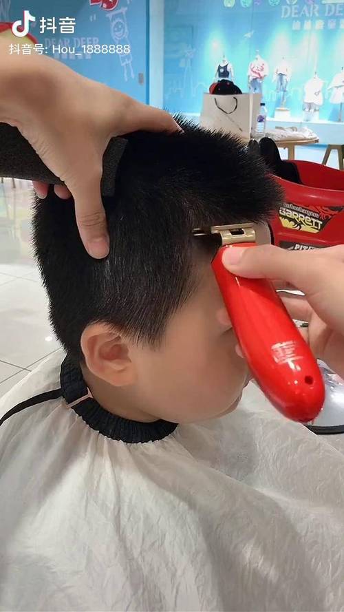 怎么给小孩剪头发图案 怎么给小孩剪头发图案视频