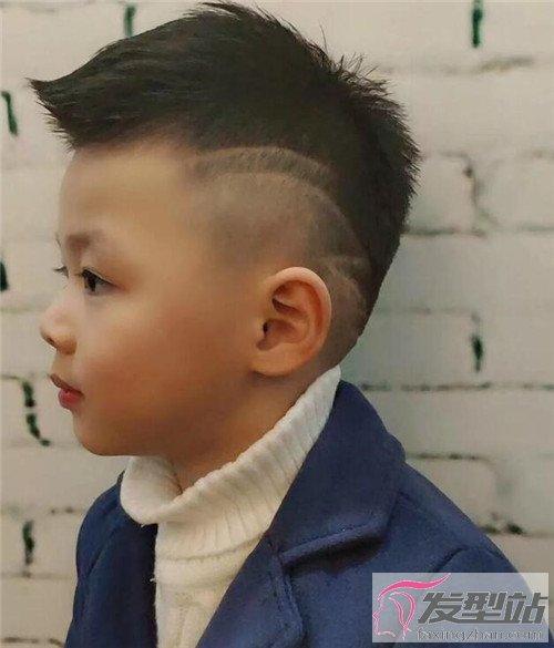 小男孩酷发型图片短发 小男孩酷发型图片短发韩国夏天