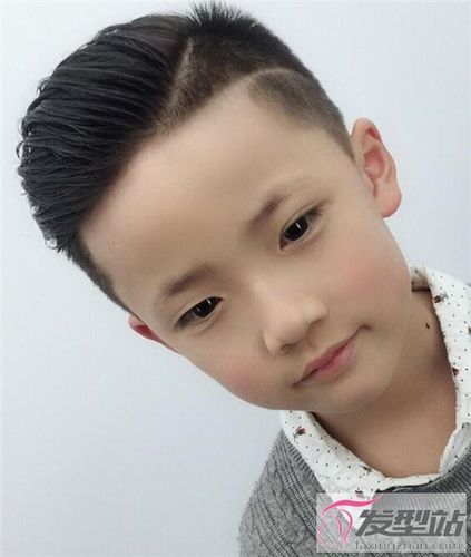 8岁男孩发型图片 8岁男孩发型图片大全短发