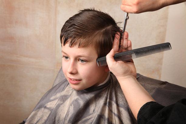 小孩剪头发发型图片 小孩剪头发发型图片男宝流行