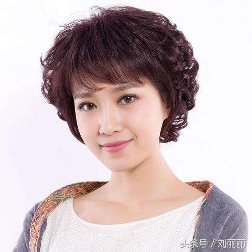 50岁女式发型图片 50岁的女式发型
