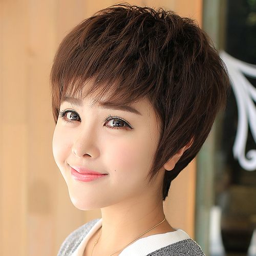 大脸适合的发型图片女短发中年 大脸适合的发型图片女中长发