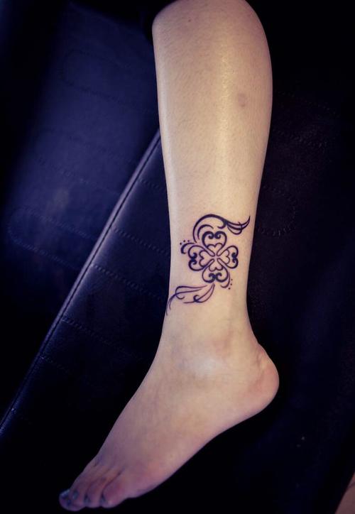 女士腿部纹身图案 女士腿部纹身图案图片