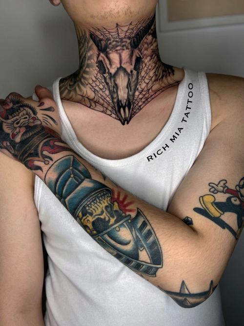 脖子上纹身图 脖子上纹身图案女个性