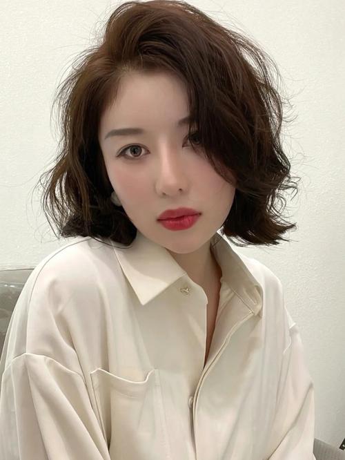 韩式烫发女短发发型图片 韩式烫发女短发发型图片
