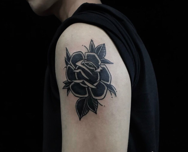 黑色玫瑰纹身图 黑色玫瑰纹身图案女