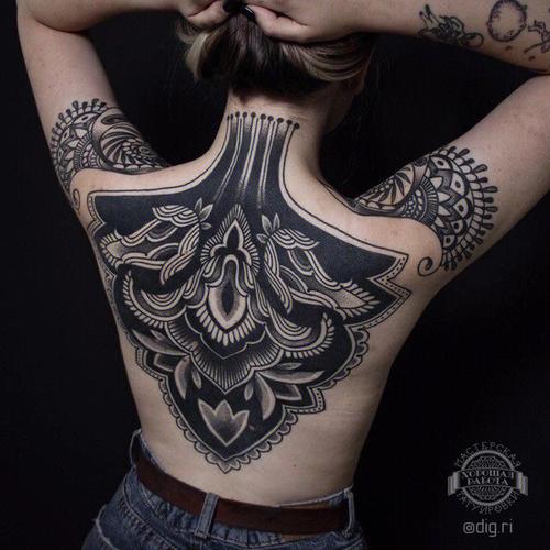 背部纹身图 背部纹身图案女最流行