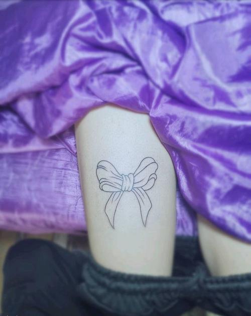 蝴蝶结纹身图案 蝴蝶结纹身图案大腿线条